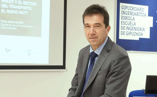 Catedrático de Derecho Constitucional de la UPV Juan José Álvarez